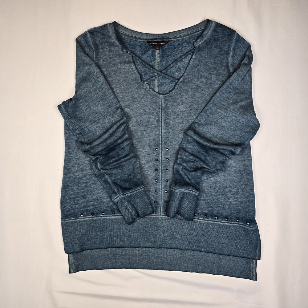 Rock & Republic Sweatshirt Womens Top M Green Mineral Wash V-neck Studs